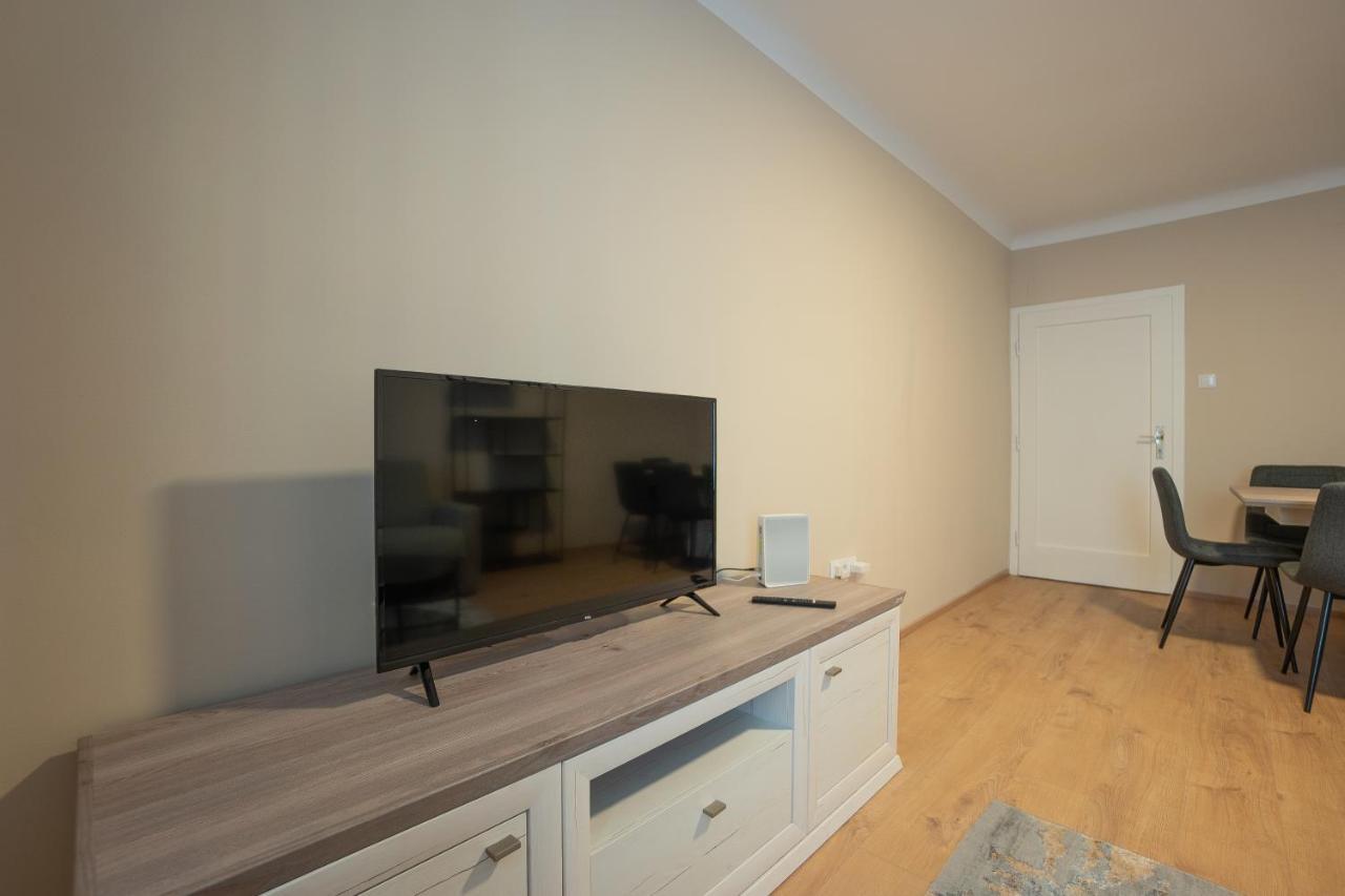 A 2-Bedroom Apartment With A King-Size Bed And A Balcony Is Located Just A 15-Minute Walk From Stephansplatz. Wien Eksteriør bilde