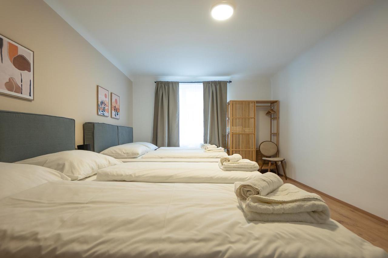 A 2-Bedroom Apartment With A King-Size Bed And A Balcony Is Located Just A 15-Minute Walk From Stephansplatz. Wien Eksteriør bilde