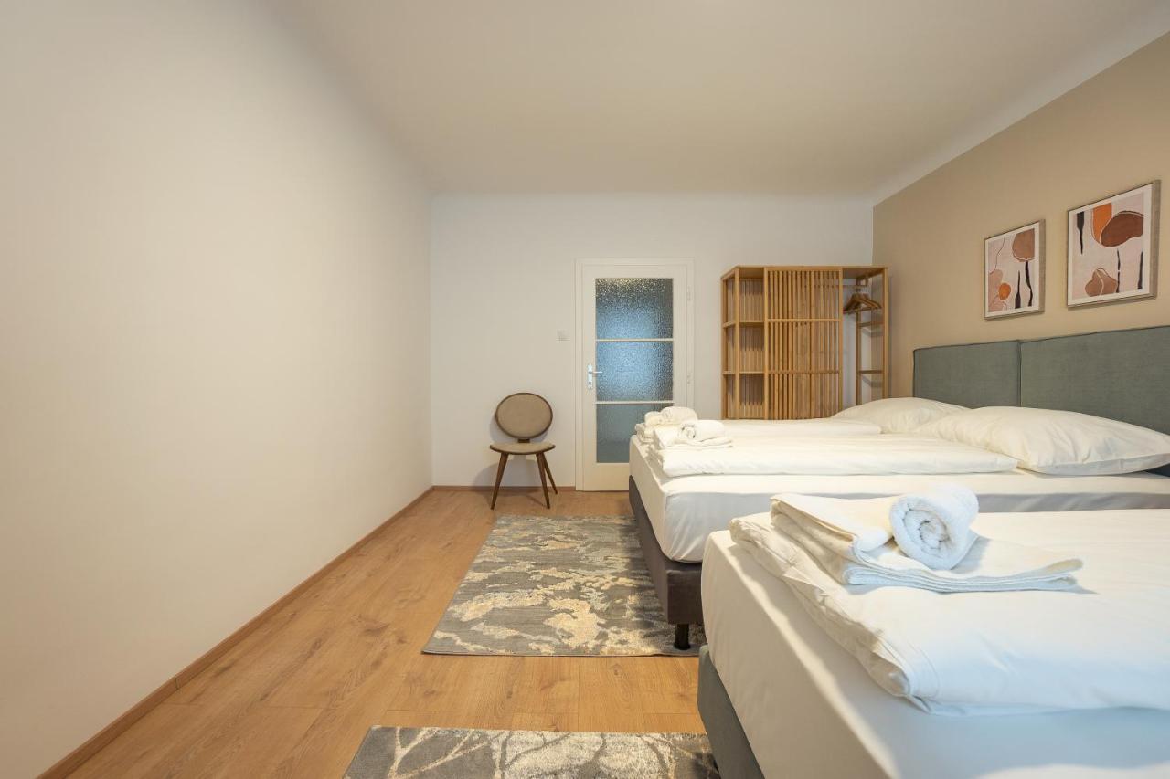 A 2-Bedroom Apartment With A King-Size Bed And A Balcony Is Located Just A 15-Minute Walk From Stephansplatz. Wien Eksteriør bilde