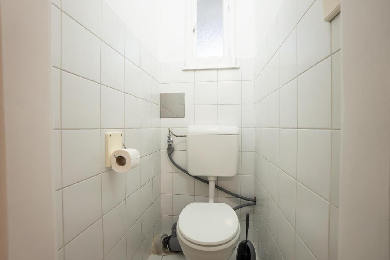 A 2-Bedroom Apartment With A King-Size Bed And A Balcony Is Located Just A 15-Minute Walk From Stephansplatz. Wien Eksteriør bilde