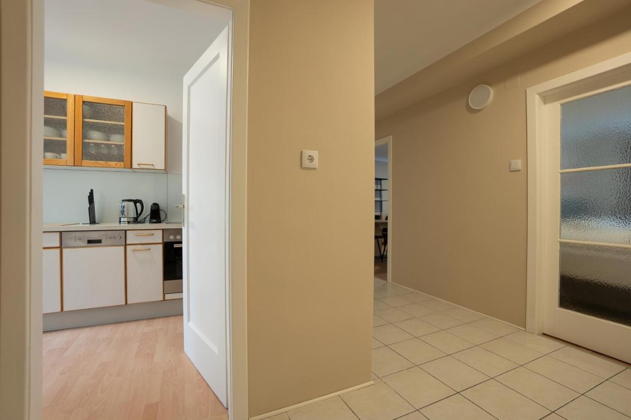 A 2-Bedroom Apartment With A King-Size Bed And A Balcony Is Located Just A 15-Minute Walk From Stephansplatz. Wien Eksteriør bilde